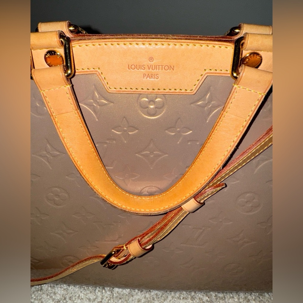 Louis Vuitton Brea GM Vernis Poudre - Picture 8 of 16